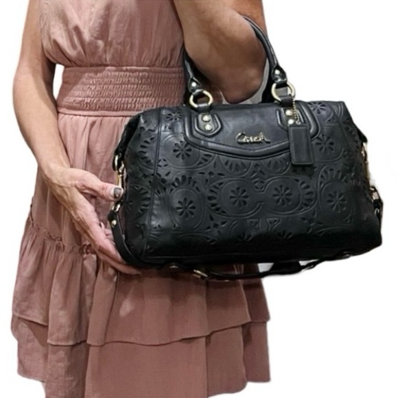 Coach Black Laser Cut Leather Ashley Convertible
Satchel Shoulder Bag Restored - Picture 7 of 10